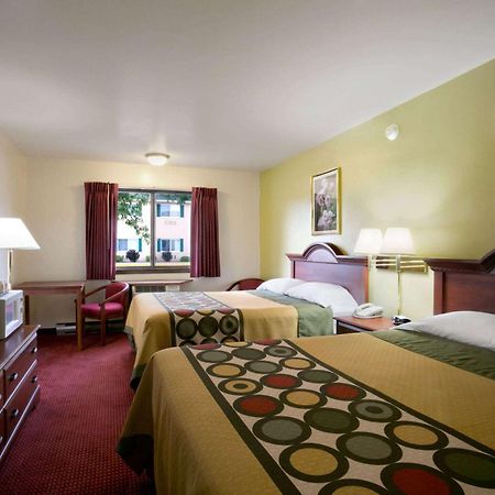 Hotel Super 8 By Wyndham Eau Claire Wi Exteriér fotografie