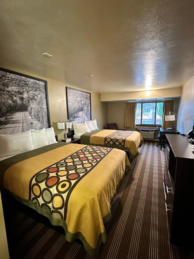 Hotel Super 8 By Wyndham Eau Claire Wi Exteriér fotografie
