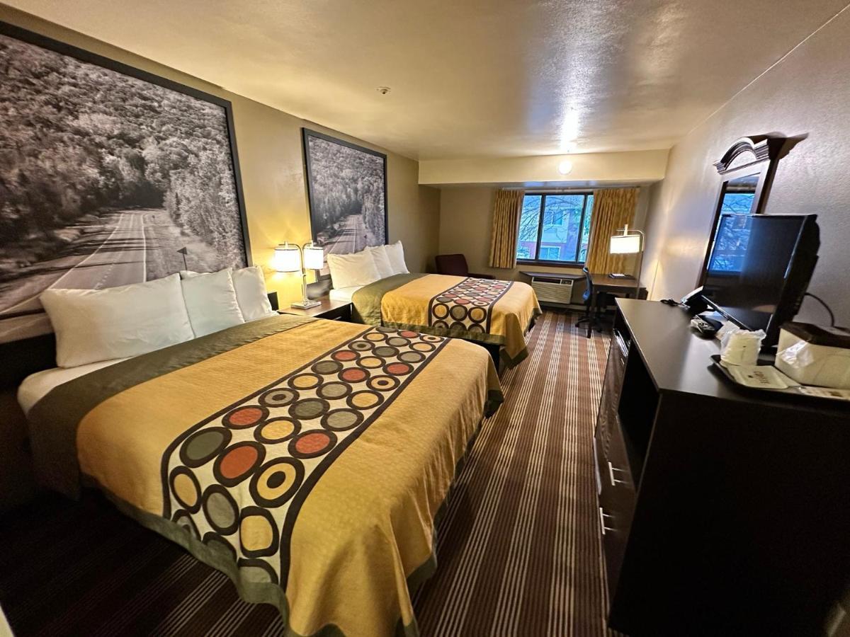 Hotel Super 8 By Wyndham Eau Claire Wi Exteriér fotografie