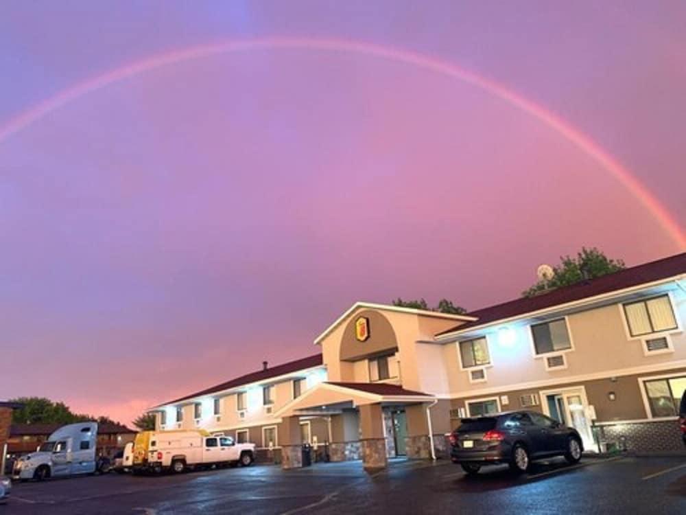 Hotel Super 8 By Wyndham Eau Claire Wi Exteriér fotografie
