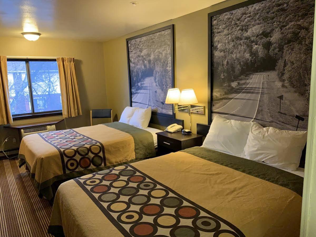 Hotel Super 8 By Wyndham Eau Claire Wi Exteriér fotografie